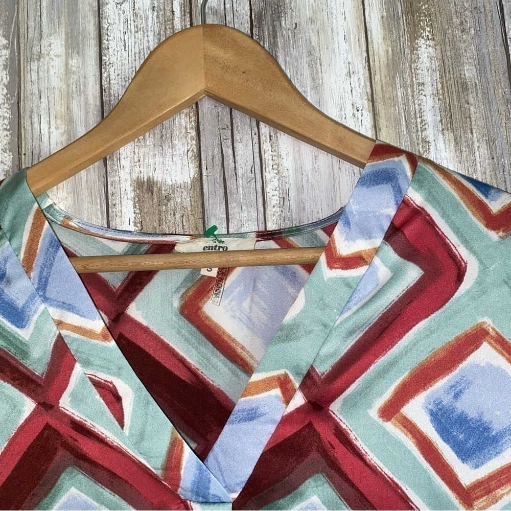 Entro Watercolor Diamond Oversized Blouse - Picture 9 of 9